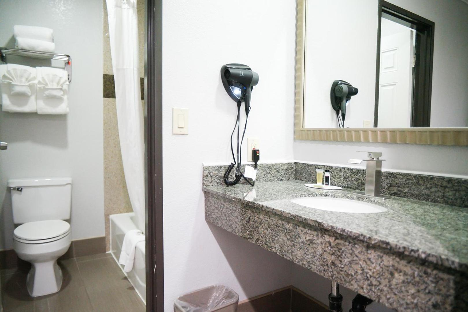 Days Inn By Wyndham West Covina Dış mekan fotoğraf